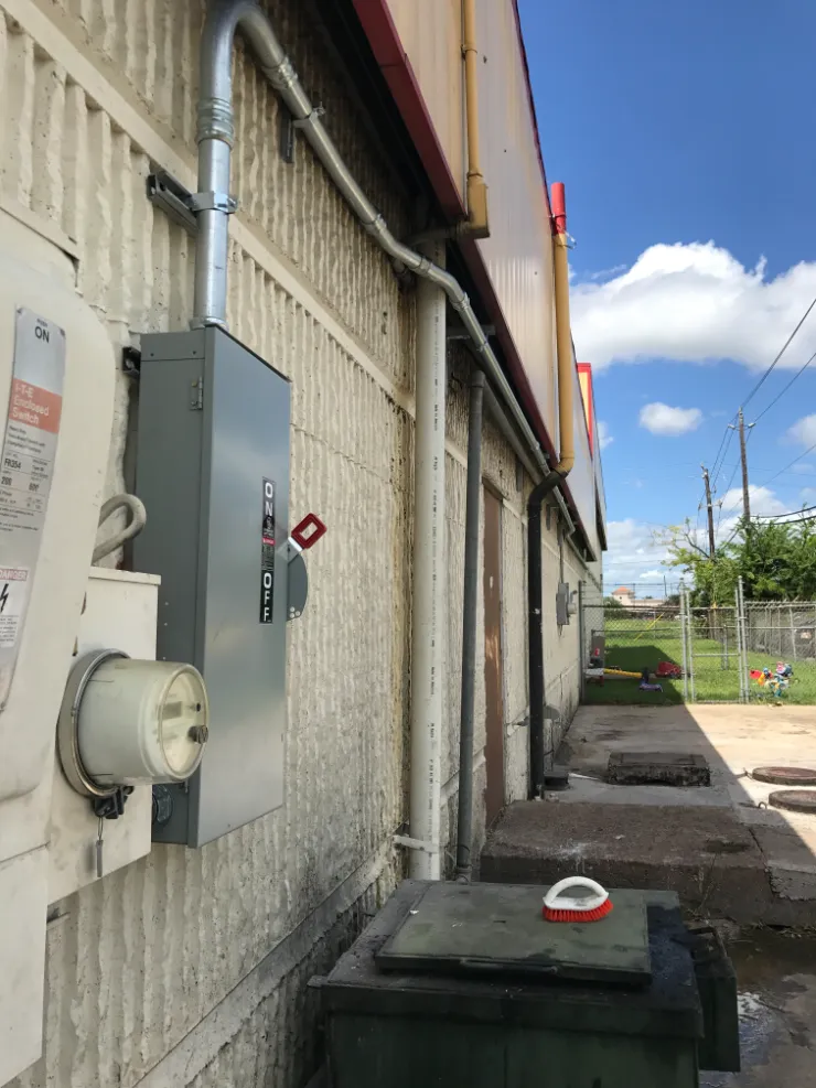 Electricians Repairs Commercials Houston 21